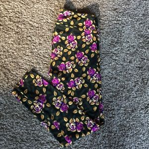 Rose pattern leggings 🌹